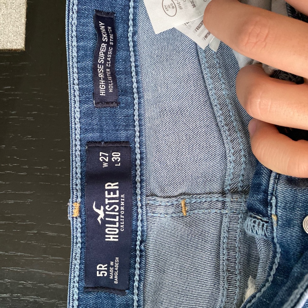 No-Rips Hollister Skinny Jeans